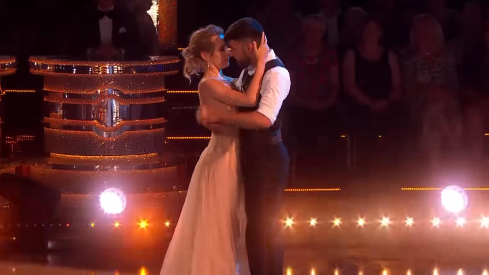 Rose Ayling-Ellis and Giovanni Pernice reprised one of their Strictly Come Dancing routines on the 2022 launch show. (BBC)