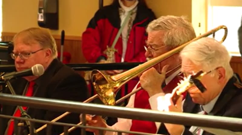 A Dixieland band plays at Bob's Red Mill during the celebration of Bob Moore's life, February 24, 2024 (KOIN)