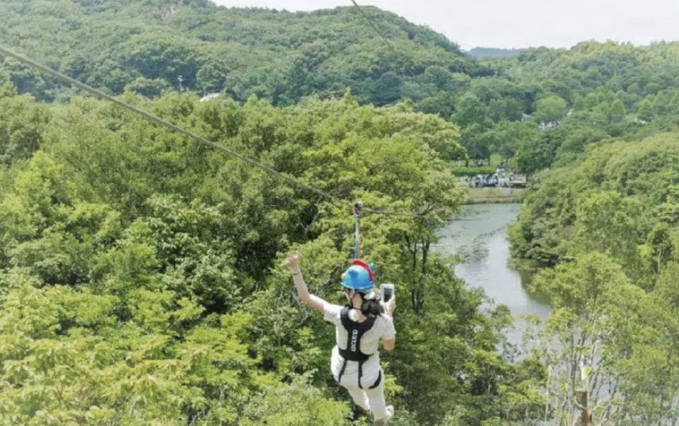 日本旅行｜大阪近郊好去處！蠟筆小新冒險樂園 逾50個《蠟筆小新》角色打卡位/大玩繩索迷宮、滑索