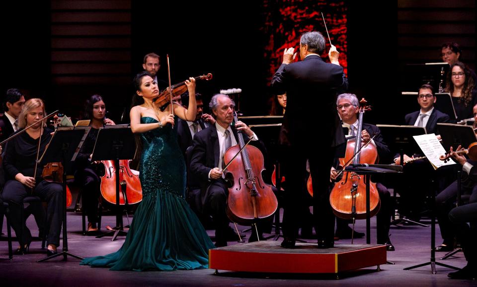 Violinist Sarah Chang performs with Gerard Schwarz and the Palm Beach Symphony.