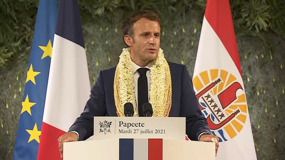 Emmanuel Macron délivre un discours lors d'un déplacement en Polynésie française, le 28 juillet 2021. - BFMTV