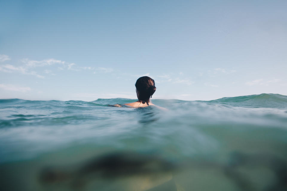 Eine Frau in Australien wurde beim Schnorcheln vermutlich von der Strömung erfasst - völlig unterkühlt und erschöpft konnte sie aber von einem Ehepaar gerettet werden. (Symbolbild: Getty Images)