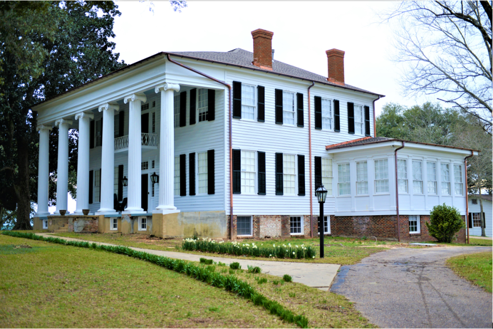 Thornhill, built in 1833, by Colonel James Innes Thornton is featured on the Greene County Tour of Homes.