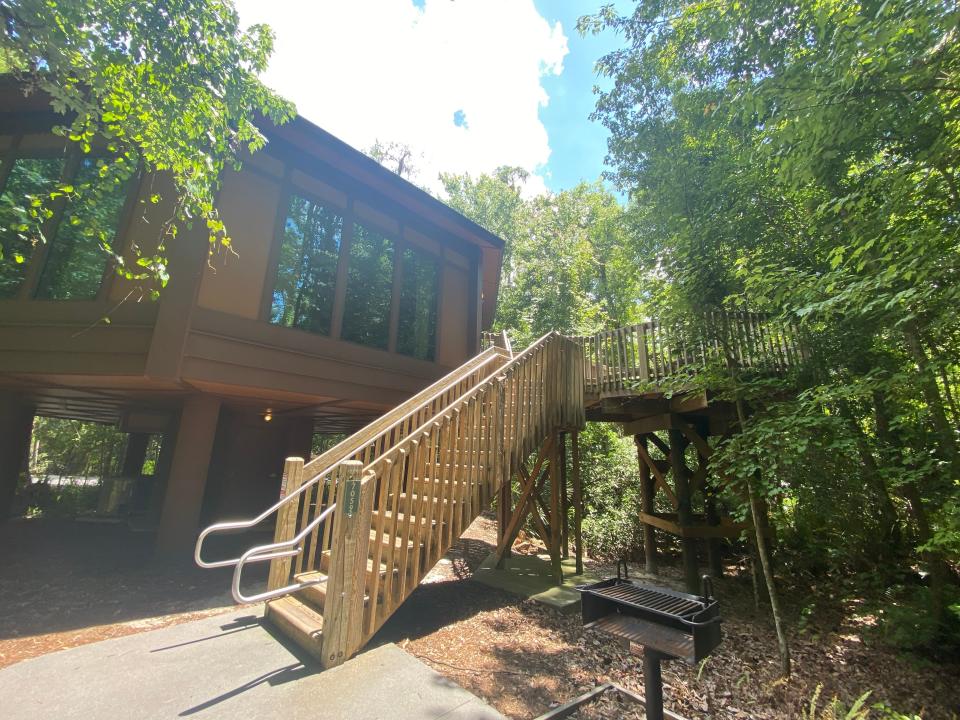 treehouse villa at saratoga springs from the outside