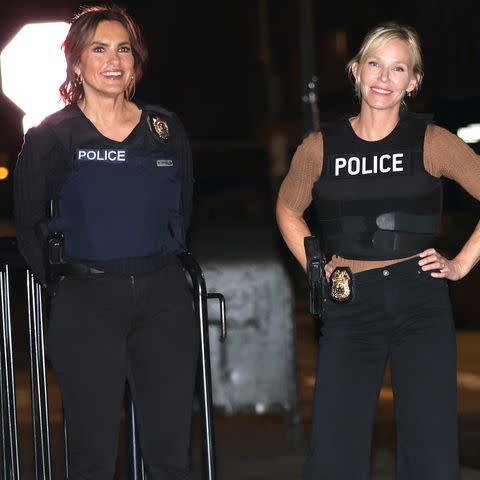 <p>Jose Perez/Bauer-Griffin/GC Images</p> Mariska Hargitay and Kelli Giddish