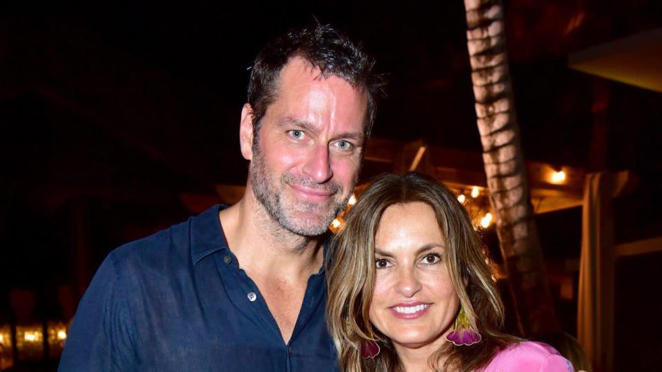 <p><strong>"This life we created, I never could have dreamed it, and it never could have happened without him specifically."</strong></p> <p>— Mariska on Peter</p>