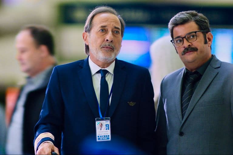 LA EXTORSIÓN, la película dirigida por Martino Zaidelis y protagonizada por Guillermo Francella, Pablo Rago y Andrea Frigerio, con la participación de Guillermo Arengo, Carlos Portaluppi, Alberto Ajaka y Mónica Villa. Luego de su paso por los cines ya está disponible en HBO Max.