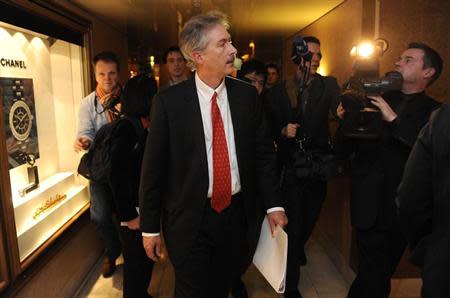 U.S. State Department's point man on Iran, Bill Burns, leaves a meeting of international senior officials on Iran in a hotel in Wiesbaden, February 4, 2009. REUTERS/Kai Pfaffenbach