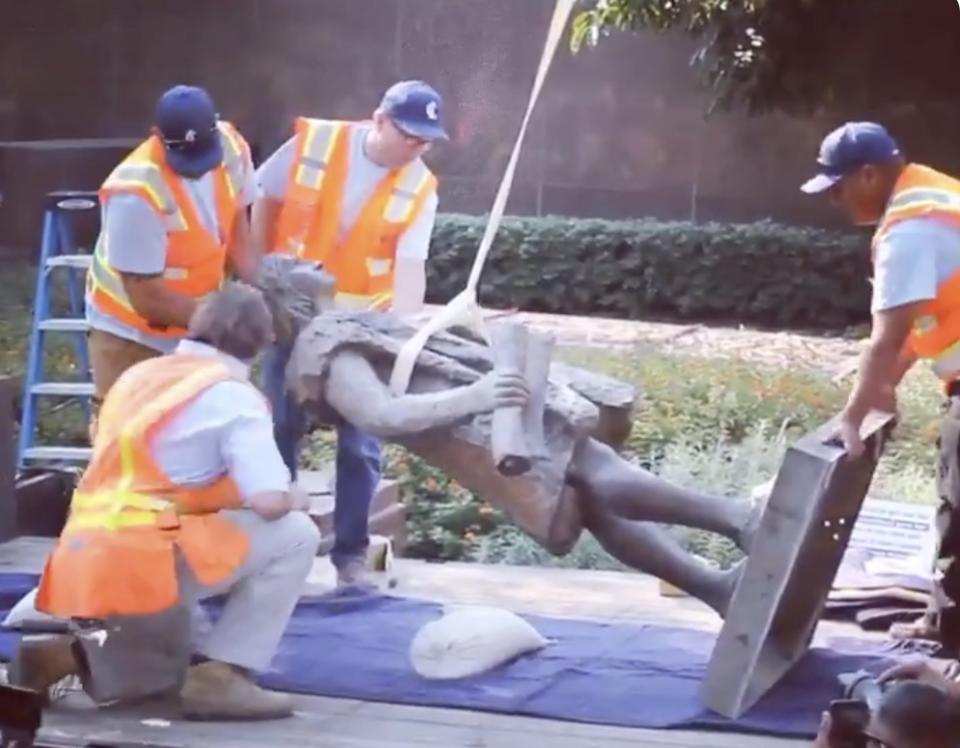 Las autoridades de la ciudad estadounidense de Los Ángeles retiraron el pasado fin de semana la estatua de Colón