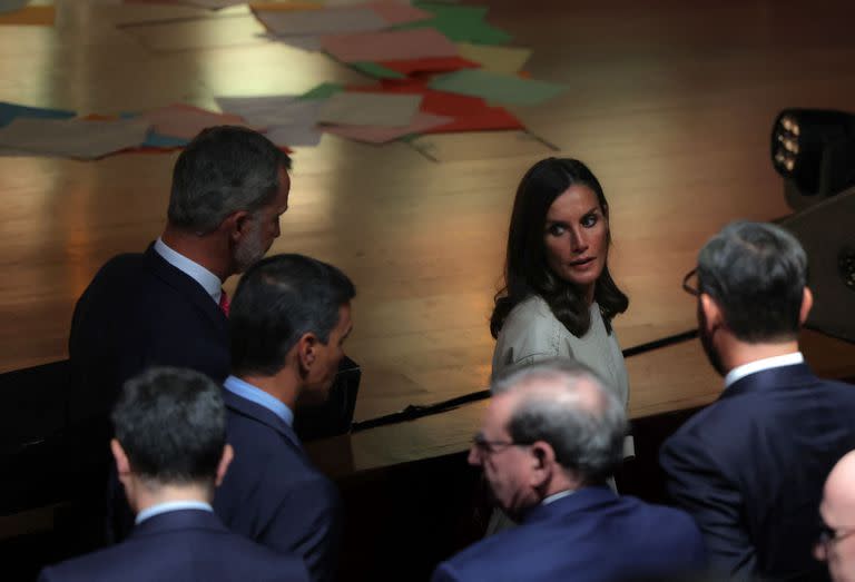 Felipe VI y la reina Letizia, en el evento "El año de Picasso" en el museo Reina Sofia, en Madrid, el 12 de septiembre. (Thomas COEX / AFP)