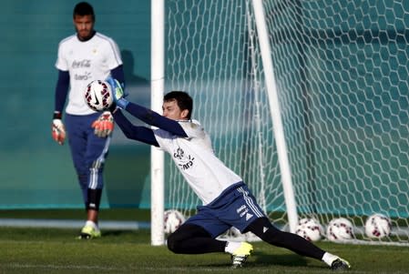 Foto de archivo de Agustín Marchesin durante un entrenamiento con la selección de Argentina en la Copa América de Chile