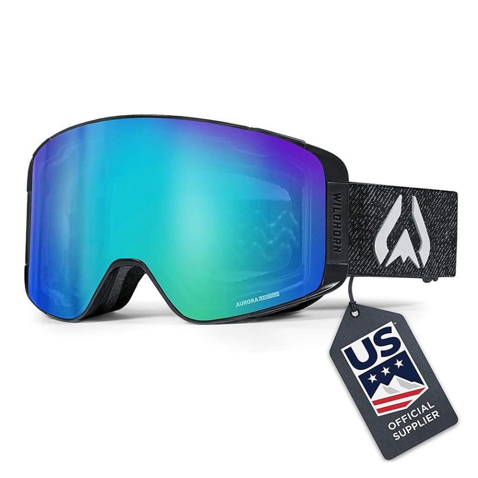 7) Pipeline Ski Goggles