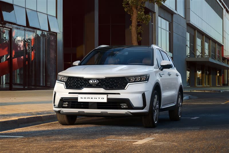 KIA Sorento在 二月掛牌數字達145台，首度榮登2月同級銷售冠軍。（圖／KIA提供）