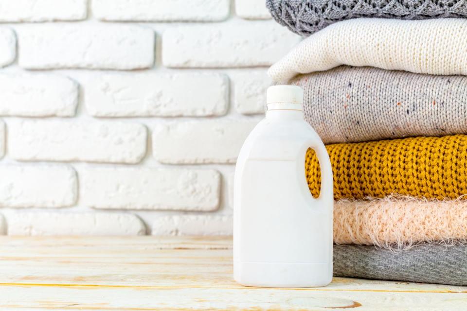 2) Use laundry detergent as a kettlebell.