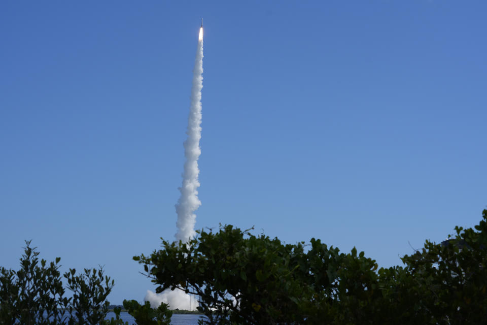 Boeing's Starliner capsule atop an Atlas V rocket lifts off from Space Launch Complex 41 at the Cape Canaveral Space Force Station on a mission to the International Space Station, Wednesday, June 5, 2024, in Cape Canaveral, Fla. (AP Photo/John Raoux)