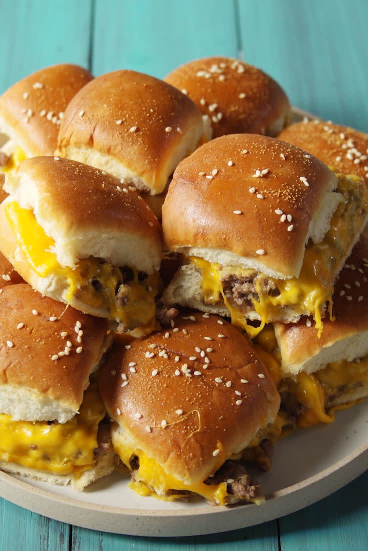 Pull-Apart Cheeseburger Sliders