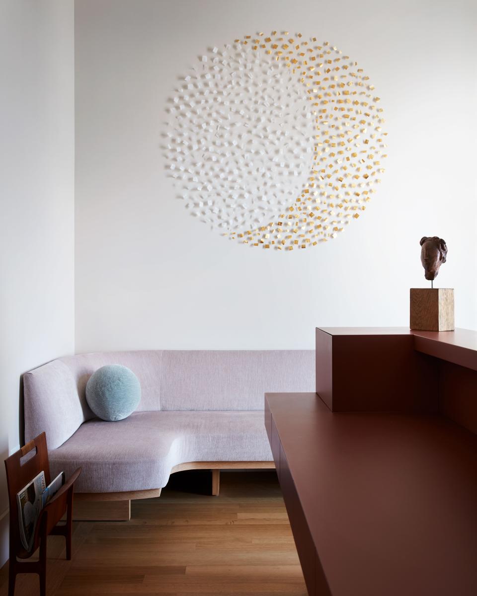 Yovanovitch designed this banquette, upholstered in a soft lilac velvet, for Zaoui’s daughter’s room. On the wall, we see a moon-shaped apliqué by Spanish artist Gema Alava.