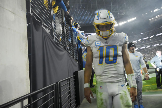 Los Angeles Chargers at Las Vegas Raiders on January 9, 2021