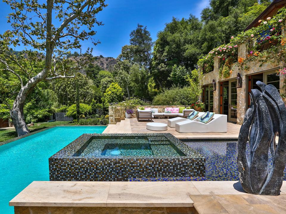 The pool at hot tub at J.Lo's Bel Air home.