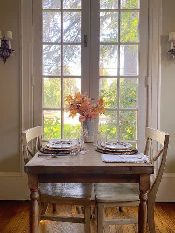 <p><a href="https://my100yearoldhome.com/fall-table-setting-diy/" data-component="link" data-source="inlineLink" data-type="externalLink" data-ordinal="1">My 100 Year Old Home</a></p>