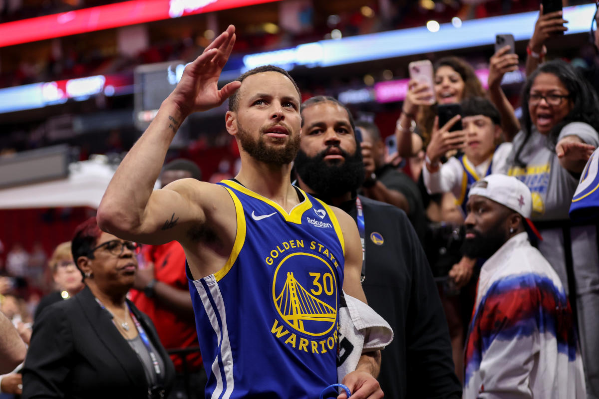 Warriors confront Rockets’ Tari Eason for wearing disrespectful T-shirt on bench