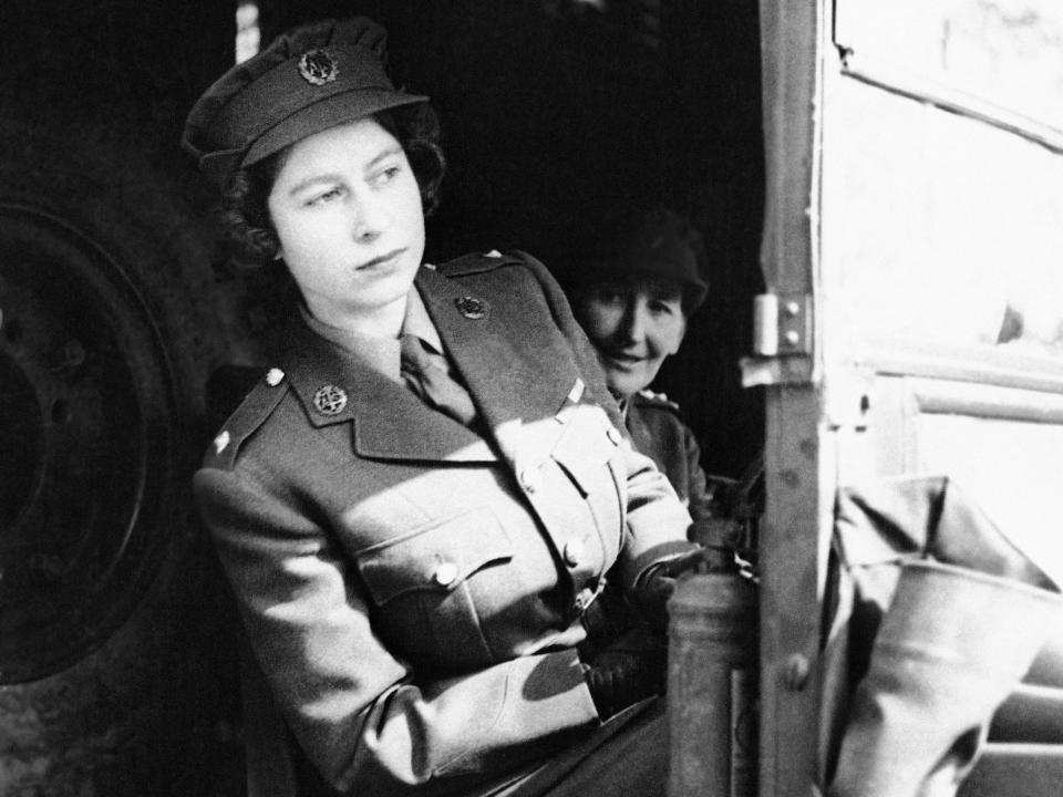 Queen Elizabeth in military uniform in 1945.