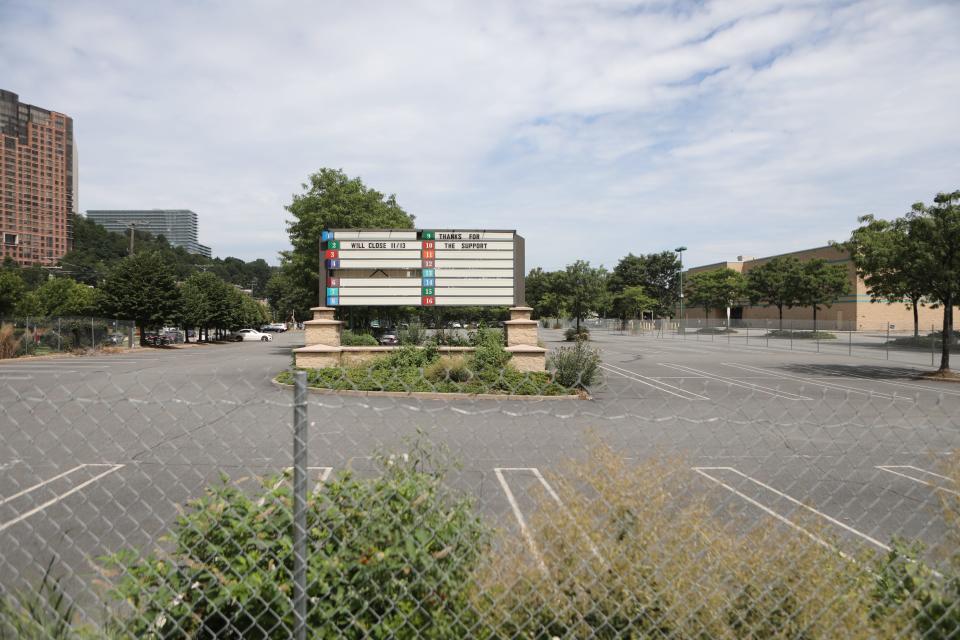 The marquee of the old Multiplex Cinemas, in Edgewater, reads, "WILL CLOSE 11/13 THANKS FOR THE SUPPORT". Tuesday, August 27, 2019
