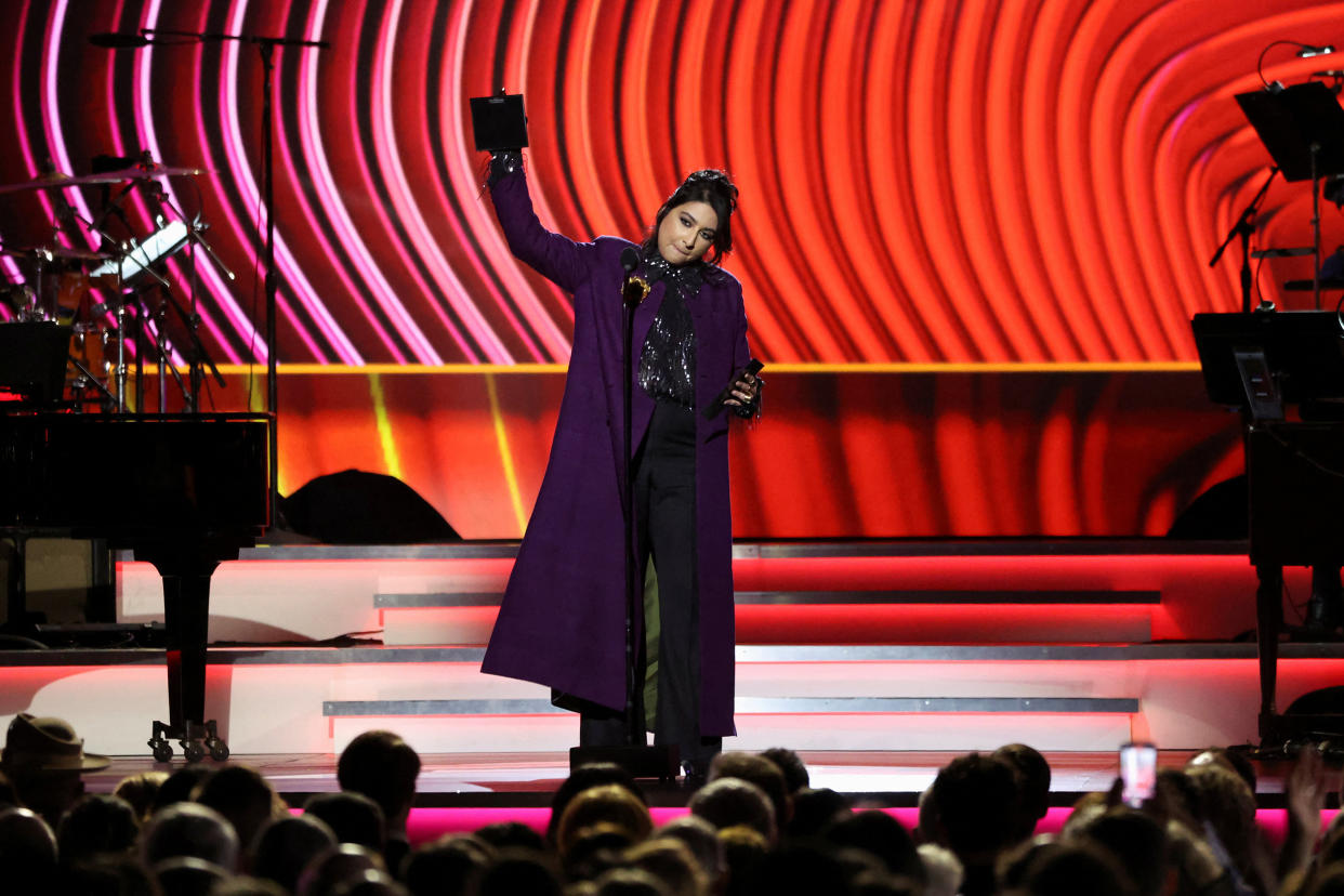 Image: Arooj Aftab accepts the Grammy for Best Global Music Performance for Mohabbat, at the 64th Annual Grammy Awards in Las Vegas on April 3, 2022. (Mario Anzuoni / Reuters)