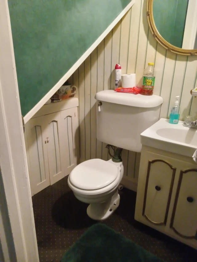 This house I showed has a two-way mirror in the master closet overlooking  the bathtub. : r/DiWHY