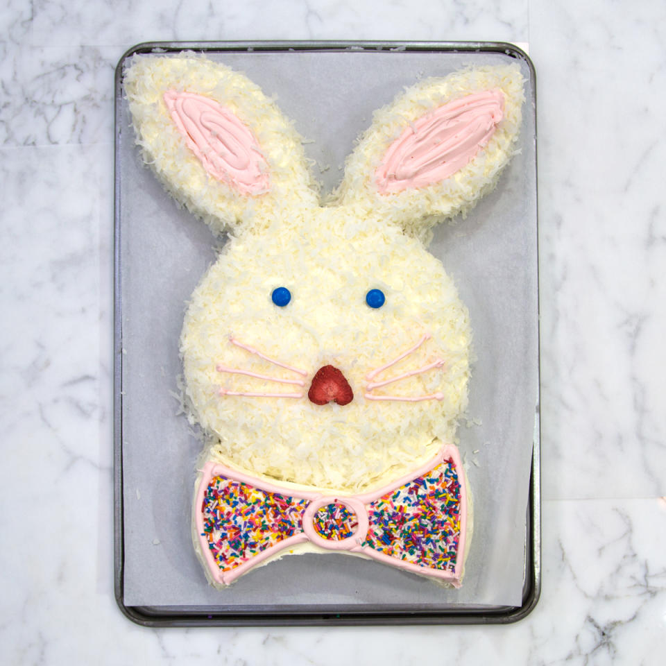 How to Make the Cutest Easter Bunny Cake Ever