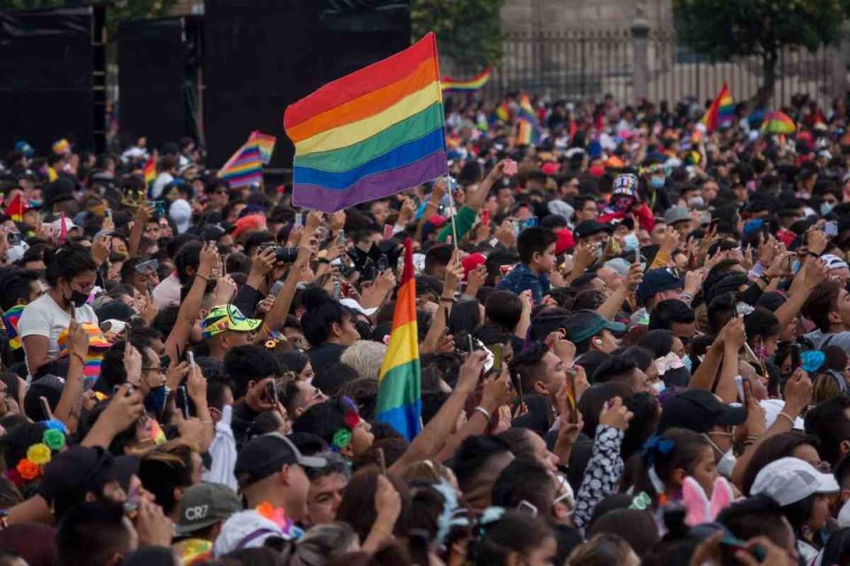 Asistentes durante la Marcha del Orgullo LGBT+ en CDMX. Foto: Cuartoscuro