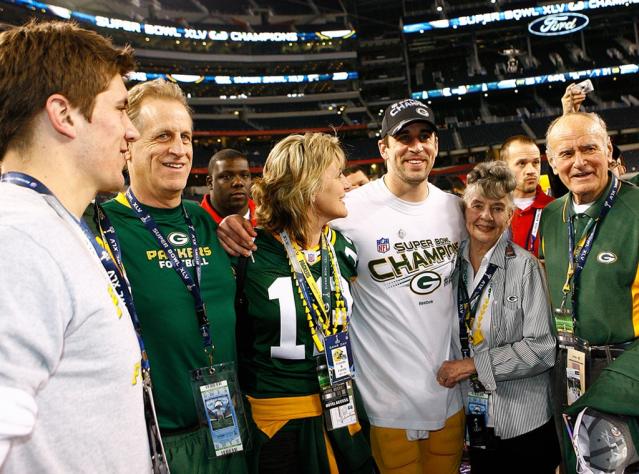 jessica szohr aaron rodgers bucks game