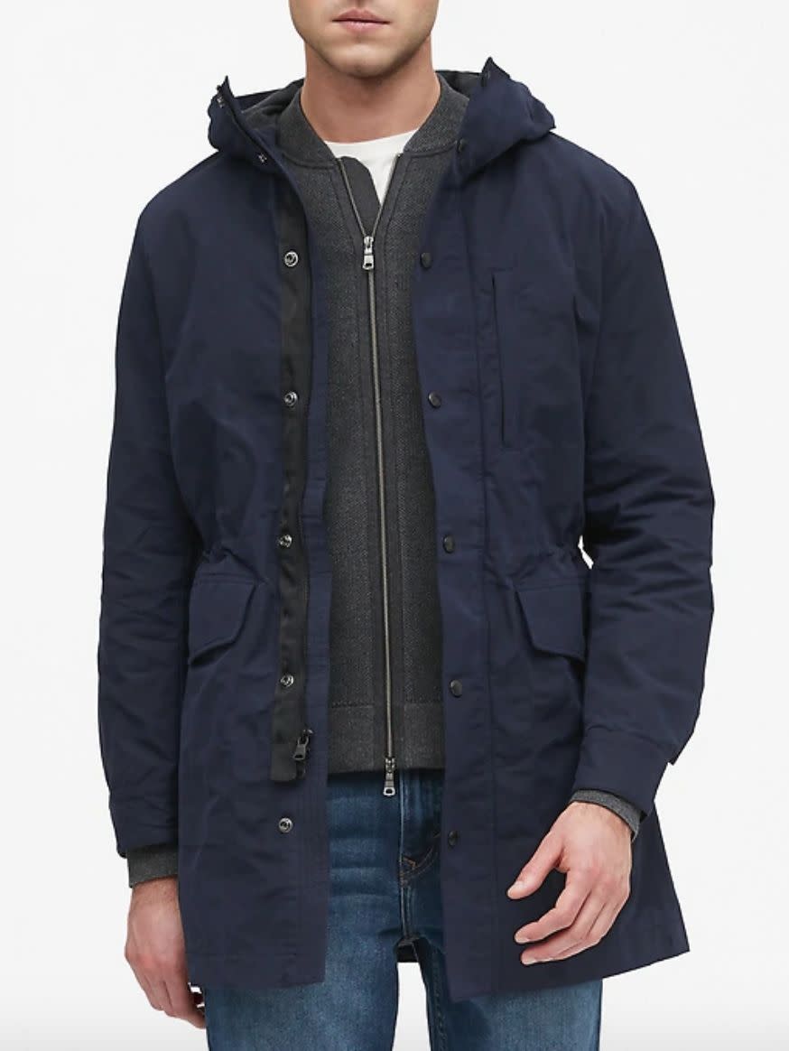 This jacket comes in sizes M to XXL. <strong><a href="https://fave.co/30xMXKV" target="_blank" rel="noopener noreferrer">Find it at Banana Republic</a></strong>.&nbsp;