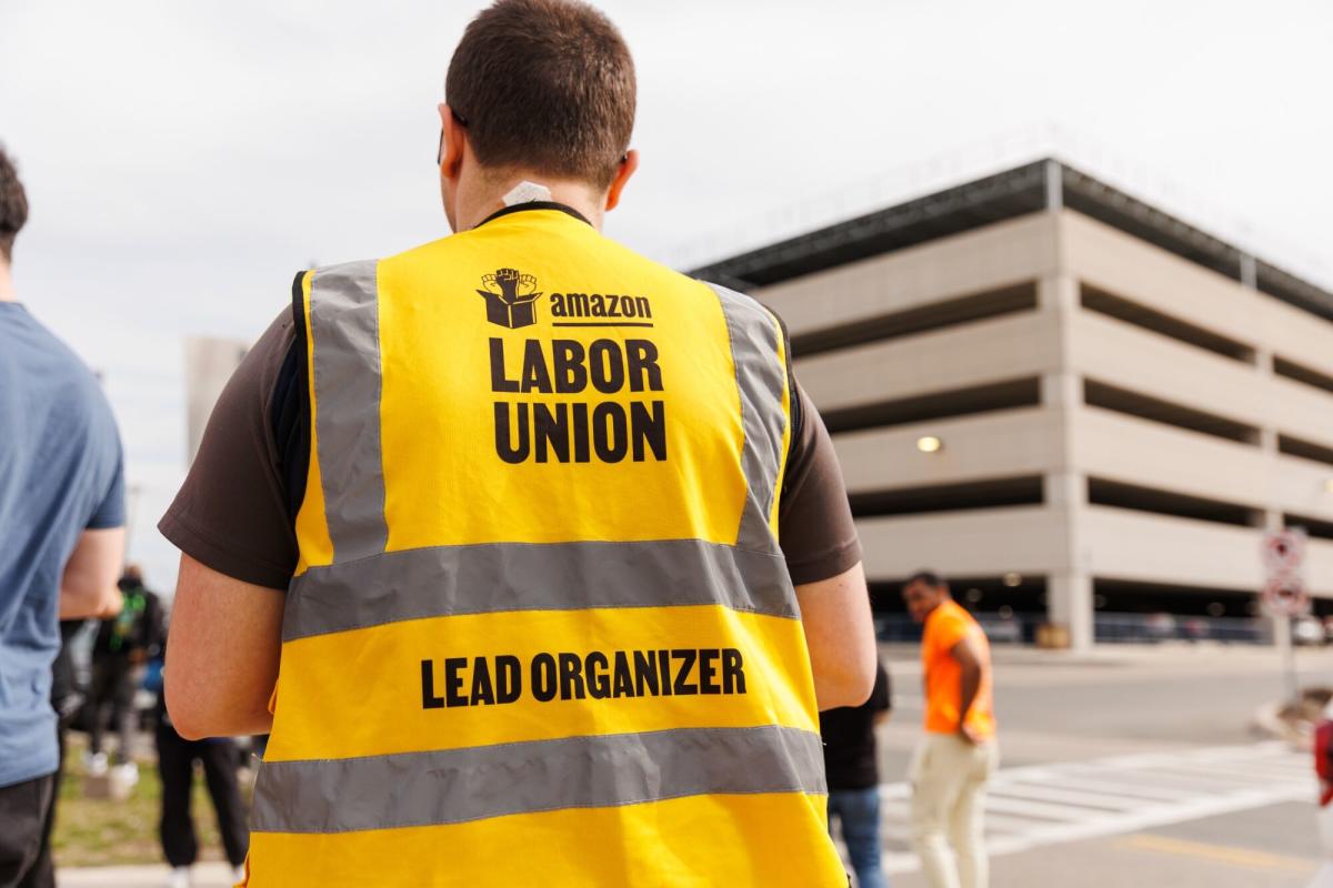 Amazon union joins forces with Teamsters for major union breakthrough