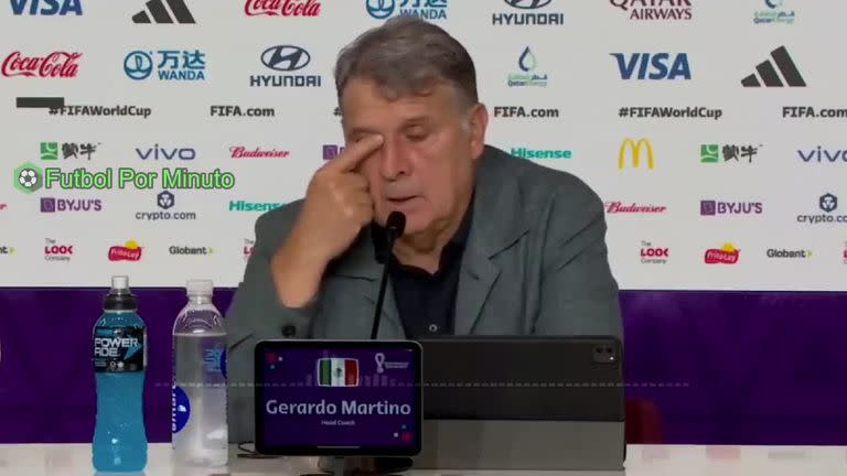 El "Tata" Martino enojado con los periodistas en la rueda de prensa tras la derrota con Argentina