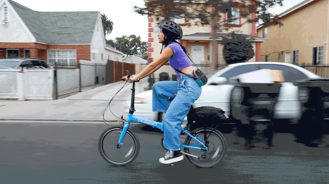 Michelle Moro takes her TikTok followers with her on bike rides around Los Angeles. <span class="copyright">(Christina House / Los Angeles Times)</span>