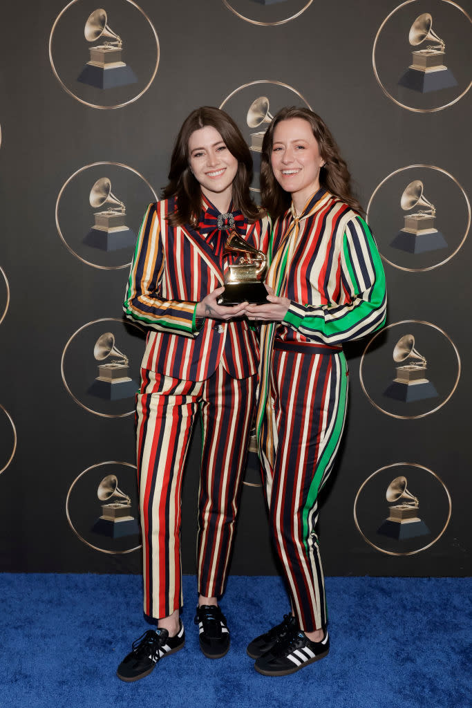 Rebecca Lovell and Megan Lovell of Larkin Poe