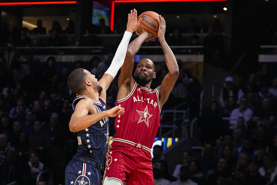 Phoenix Suns forward Kevin Durant responded to Charles Barkley's comments about him. (AP Photo/Darron Cummings)