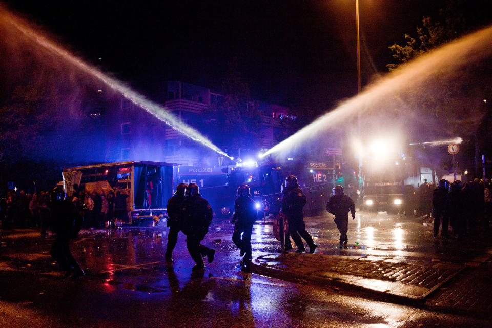 <p>German anti-riot police clash with protesters at Hamburg’s Schanzenviertel, night before the beginning of G20, on July 6, 2017 in Hamburg, Germany. (Photo: Simon Becker/Le Pictorium/Barcroft Images/Getty Images </p>