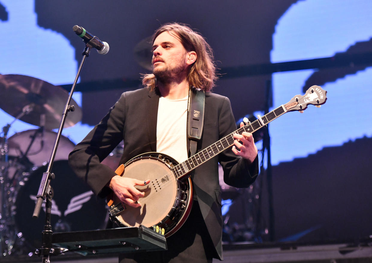 Mumford & Sons banjo player Winston Marshall's support of Andy Ngo's new book is sparking backlash. (Photo: Scott Dudelson/Getty Images)