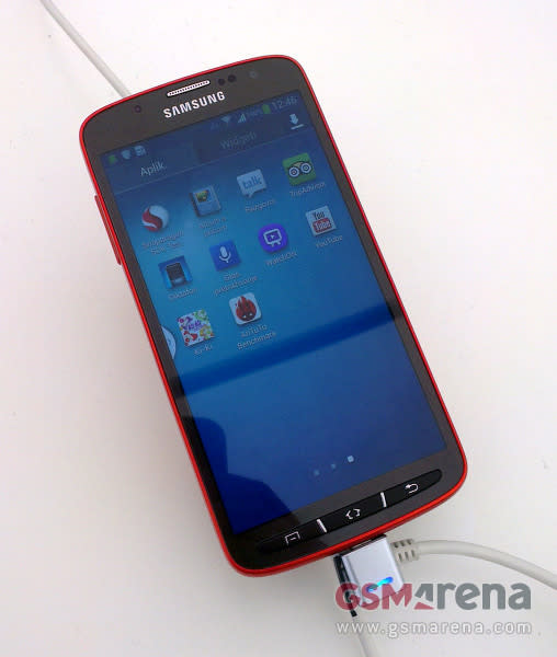 galaxy-s4-active-leak-1