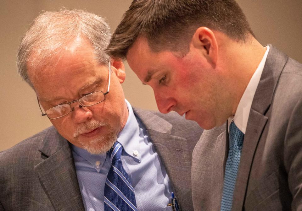 Jan 31, 2023; Walterboro, SC, USA; Prosecutor Creighton Waters (left) talks with David Fernandez with the S.C. Attorney General’s office in the double murder trial of Alex Murdaugh at the Colleton County Courthouse in Walterboro, Tuesday, Jan. 31, 2023. Mandatory Credit: Andrew J. Whitaker/Pool via USA TODAY NETWORK