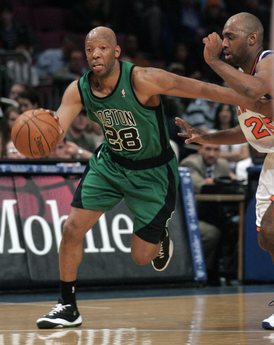Boston Celtics’ Sam Cassell (28) drives around <a class="link " href="https://sports.yahoo.com/nba/teams/new-york/" data-i13n="sec:content-canvas;subsec:anchor_text;elm:context_link" data-ylk="slk:New York Knicks;sec:content-canvas;subsec:anchor_text;elm:context_link;itc:0">New York Knicks</a>’ Mardy Collins during the fourth quarter of their basketball game, Monday, April 14, 2008 at Madison Square Garden in New York. The Celtics defeated the Knicks 99-93. (AP Photo/Ed Betz)
