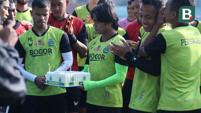 Perayaan ulang tahun Persikabo digelar sederhana di Stadion Mini Cibinong, Kamis (23/12/2021). (Bola.com/Nandang Permana)