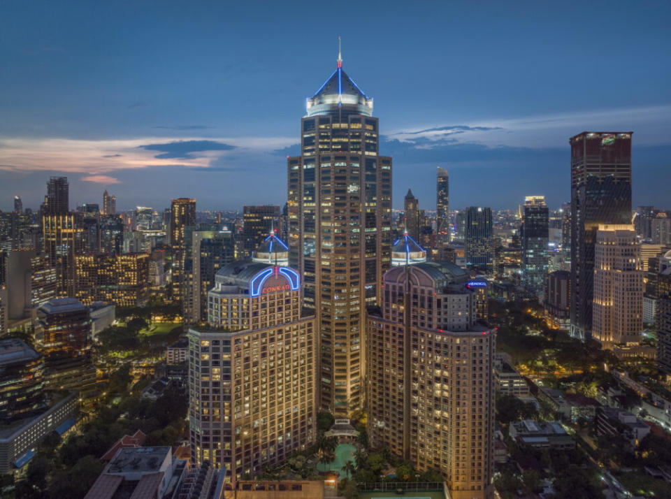bangkokhotels - night view of hotel