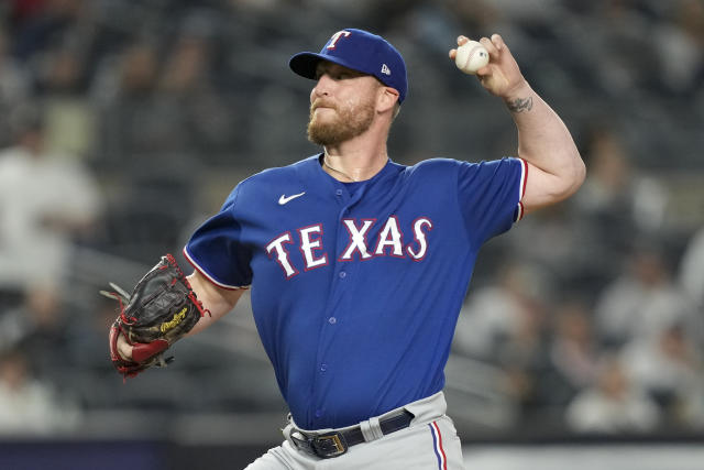 García's 2-run homer in the 10th lifts the Rangers over the