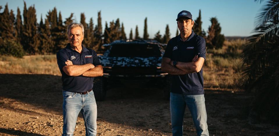 That's Sainz on the left and Roma on the right. <em>Ford</em>