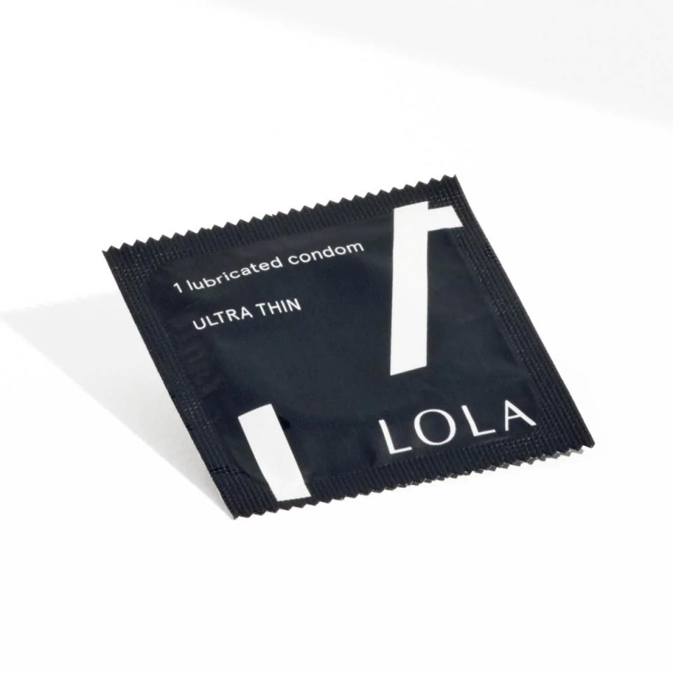 Lola ultra thin condoms for her