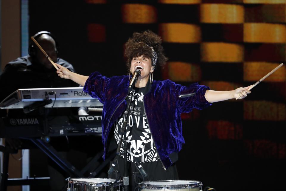 Singer Alicia Keys performs at the convention. (Photo: J. Scott Applewhite/AP)