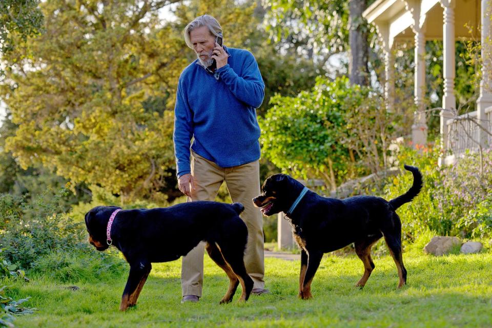 THE OLD MAN -- "I" Episode 1 (Airs Thursday, June 16) Pictured: Jeff Bridges as Dan Chase. CR: Prashant Gupta/FX